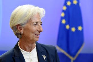 Unter der Führung der französischen Politikerin Christine Lagarde hat sich der IWF tief in inner-europäische Politik verstrickt.