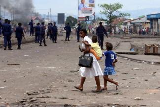 Einsatzkräfte der Polizei während der Proteste im September in Kinshasa.