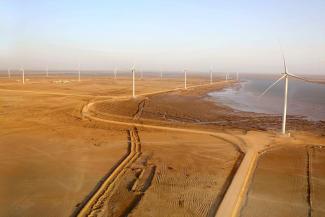 Windparkbaustelle in der Nähe von Karatschi, Pakistan.