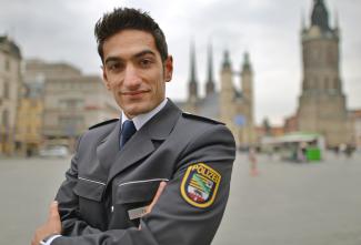 Siawah Ebadi aus Afghanistan ist heute Polizeibeamter in Sachsen-Anhalt.