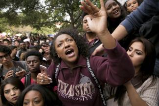 Positives Handeln bedeutet nicht, dass farbige Studenten einen einfachen Weg zum Universitätsabschluss haben.
