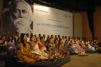 Ein Chor in Bangladesch feiert das Erbe Tagores.