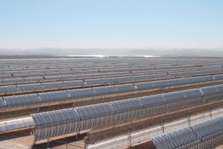 Beeindruckende Zukunftstechnologie: Das solarthermische Großkraftwerk Noor I am Fuße des Atlas in Marokko.