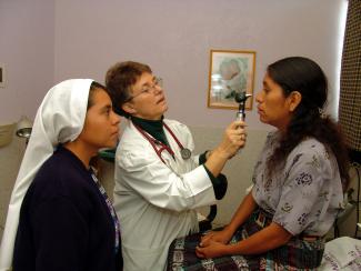 Mit dreifach höheren Steuereinnahmen könnte Guatemala das Gesundheitswesen deutlich stärken.