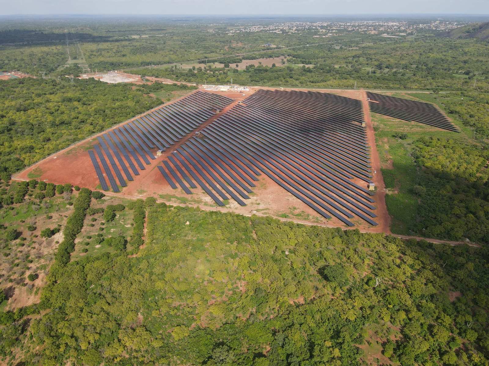 Die Solaranlage in Boundiali gilt als Leuchtturmprojekt in Westafrika und fördert die ambitionierten Klimaziele Côte d’Ivoires.  