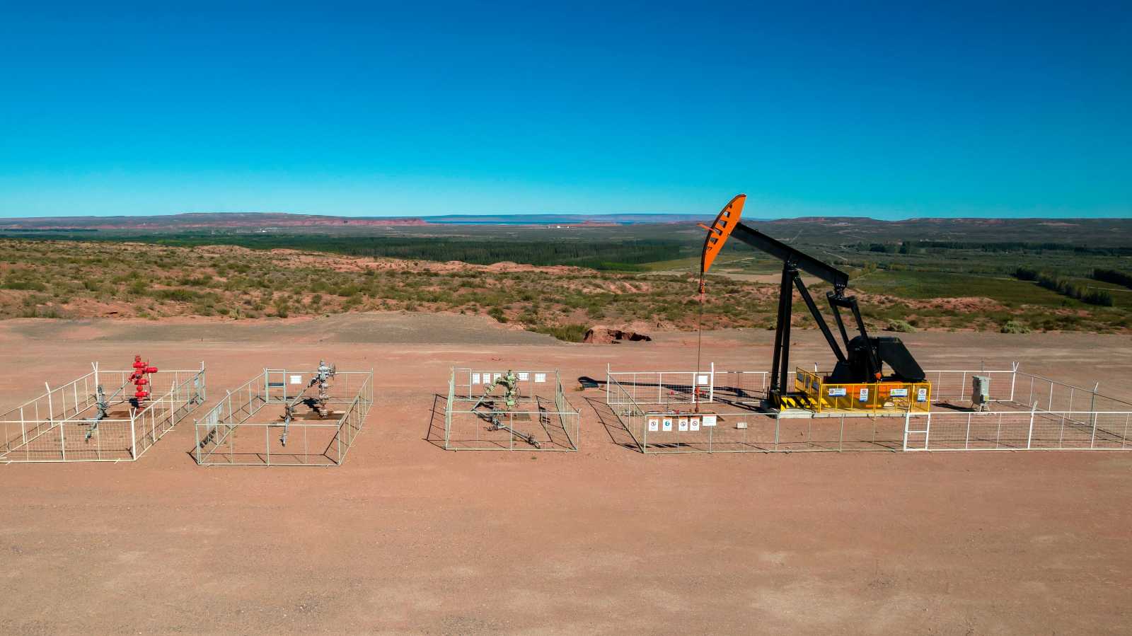 Ölbohrung in Vaca Muerta: Auf dem riesigen Schieferöl- und -gasfeld soll die Flüssiggas-Infrastruktur ausgebaut werden.