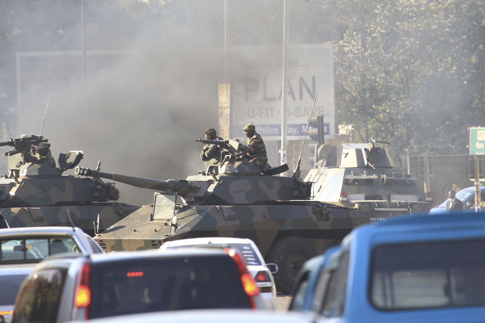Panzer auf den Straßen von Harare am 1. August.