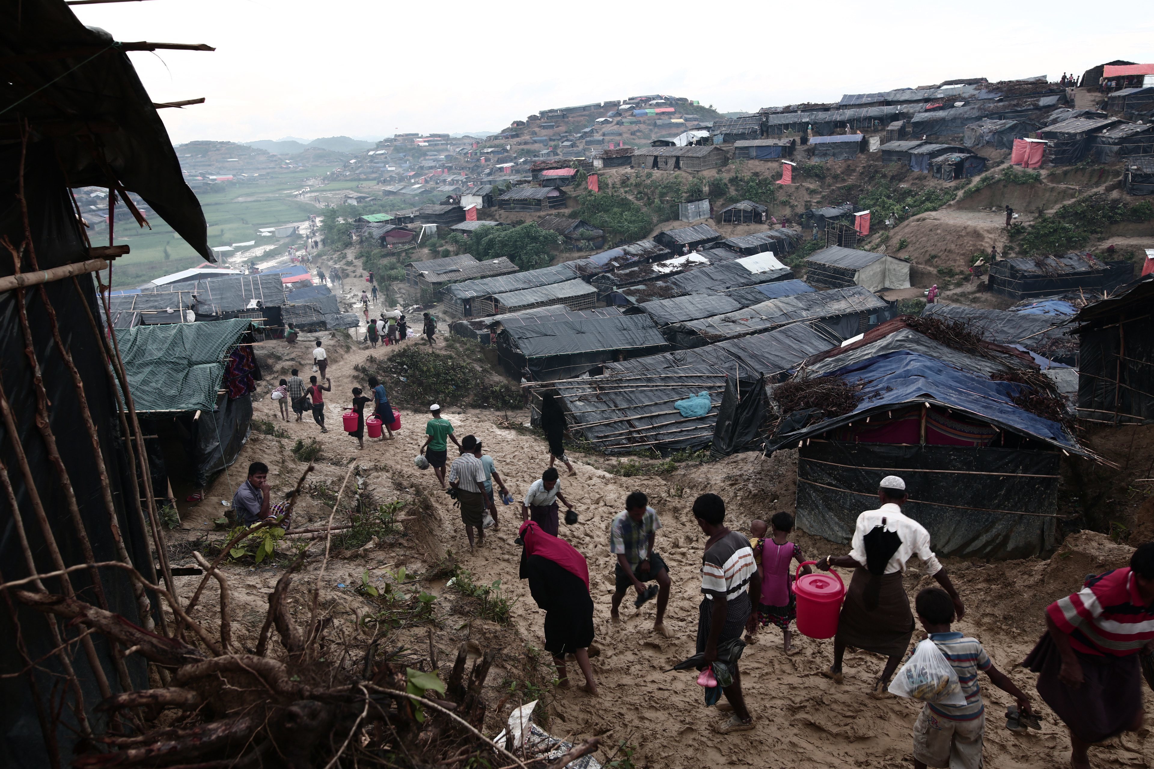Zakir Hossain Chowdhury / picture-alliance / NurPhoto New make-shift camp in Teknaf, near Bangladesh’s south-eastern border