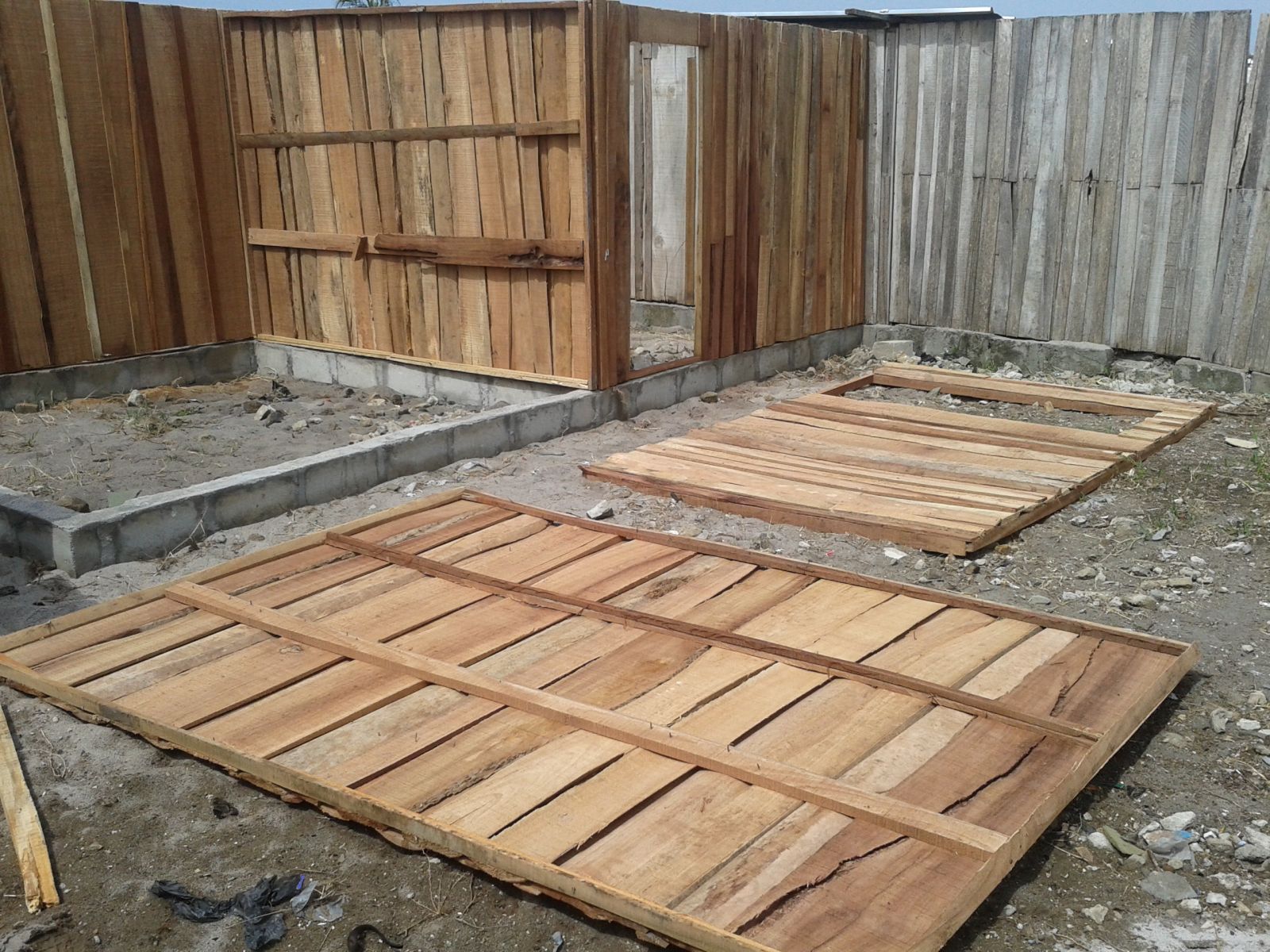 Irit Eguavoen The design of the simple timber units is based on a modular system.
