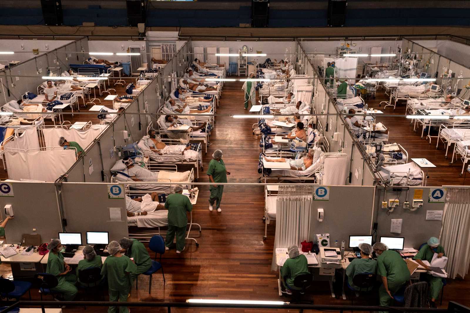 Gustavo Basso/picture-alliance/NurPhoto Temporary Covid-19 hospital in São Paolo.