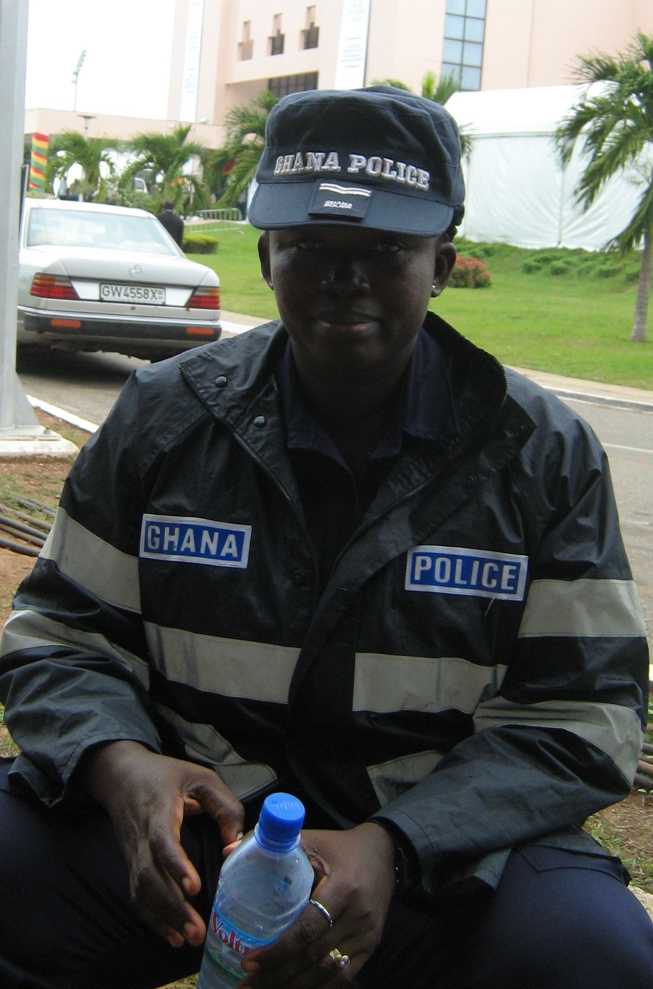 Dembowski Polizistin in Accra: In Ghana gilt die Demokratisierung mit Geberunterstützung als gelungen.