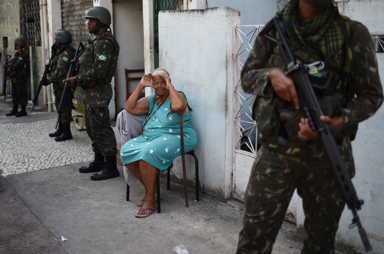 Auf welcher Seite stehen sie? Sicherheitskräfte besetzen eine Favela im Januar 2018.