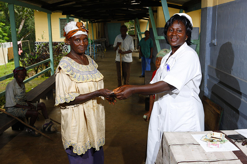 Heine/Lineair Tuberkulose-Patientin in einem Krankenhaus in Kamerun.
