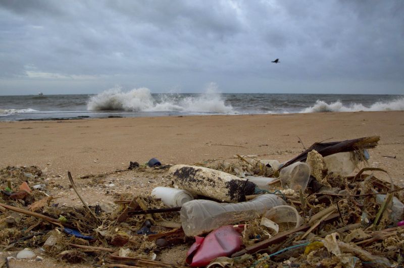 The ocean is being threatened not only by plastic waste, but also by the less visible nitrogen and phosphorus. Beach in Sri Lanka.