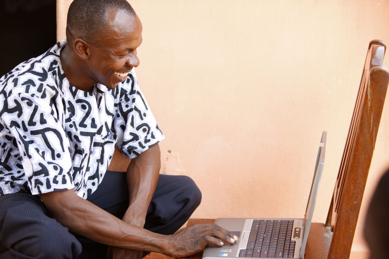 In vielen Regionen Afrikas gibt es keine guten und bezahlbaren Internetverbindungen.