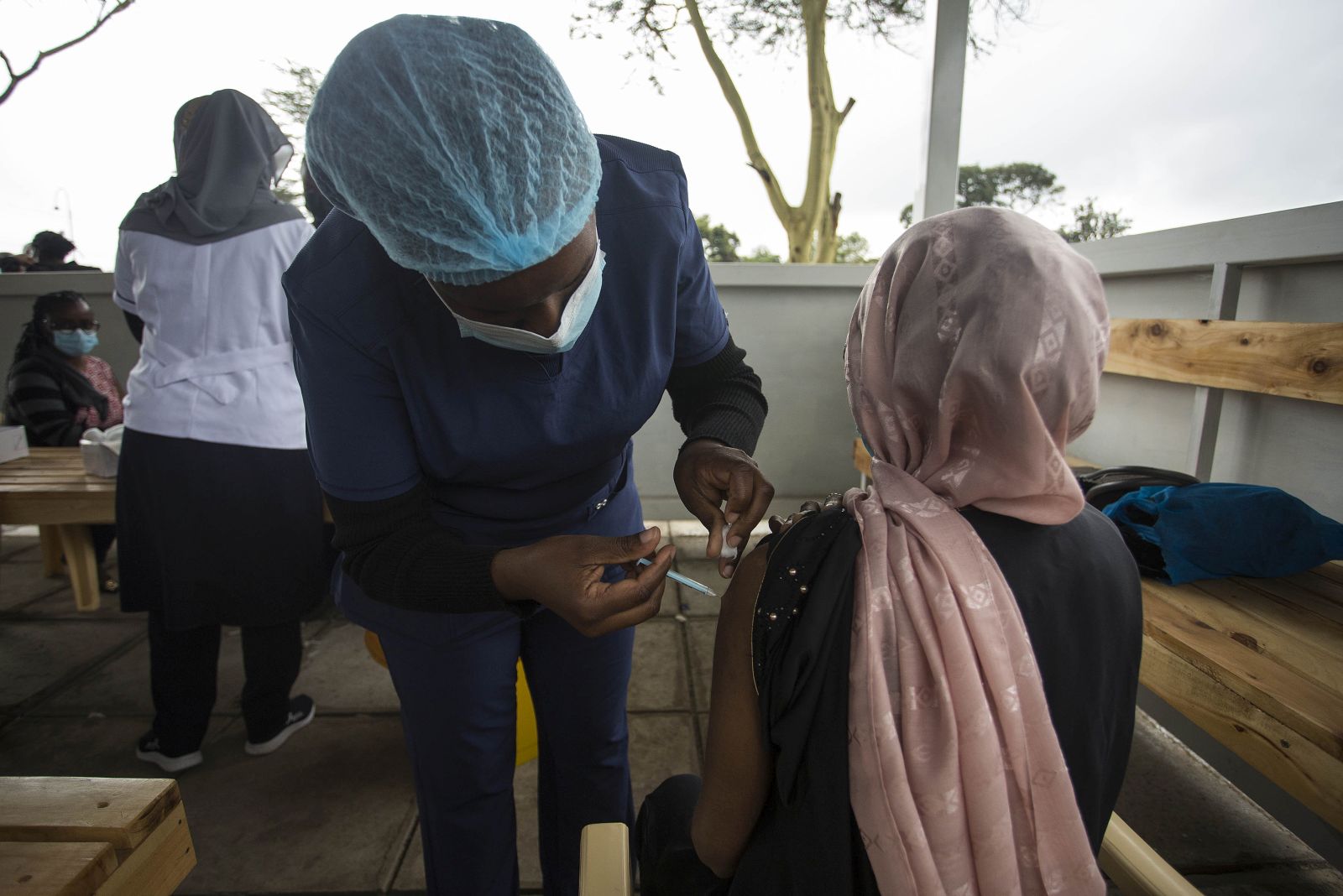Robert Bonet/picture-alliance/NurPhoto Impfung in Nairobi.