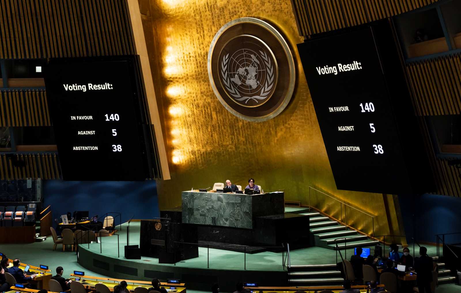 picture alliance / EPA / JUSTIN LANE Abstentions by 38 countries show that western policies do not have universal support.