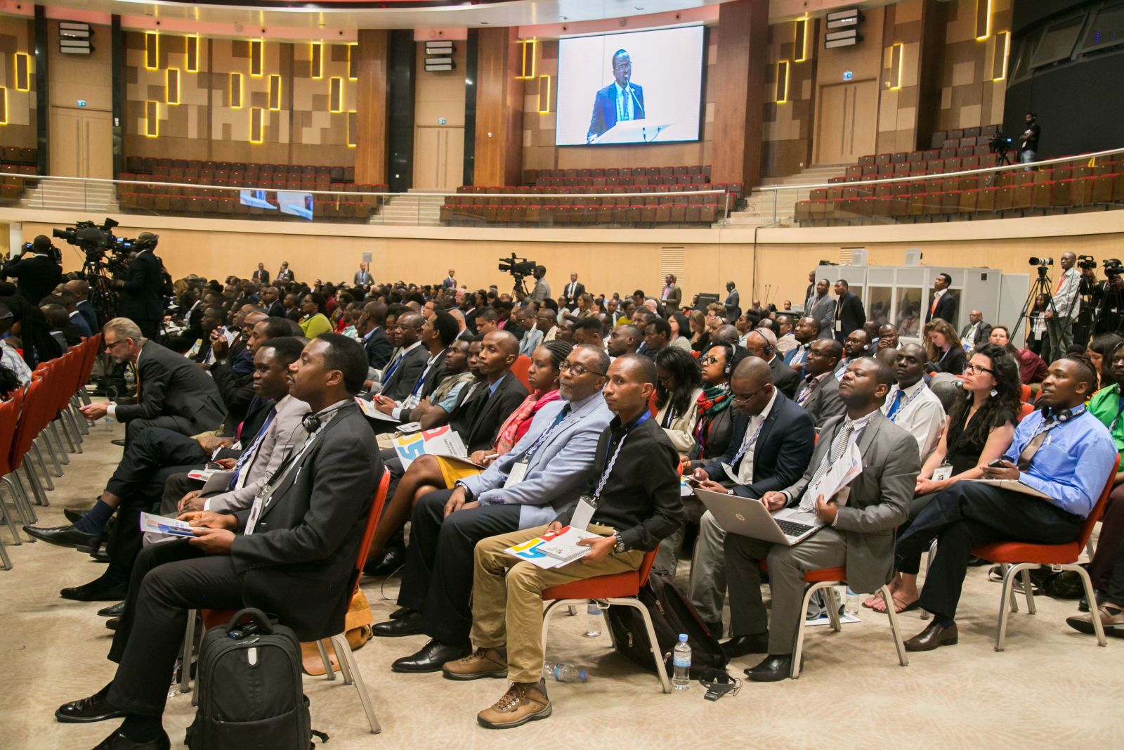 Cyril Ndegeya/picture-alliance/Xinhua News Agency Participants in an SDG conference in Kigali in 2019.