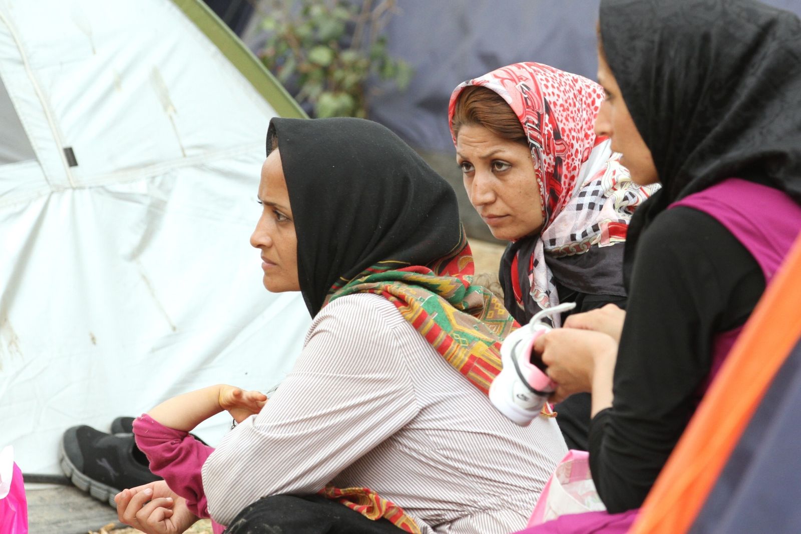 Ayhan Mehmet/Picture-alliance/AA Afghanische Frauen im illegalen Flüchtlingscamp im Pedion tou Areos, Athens größtem Park.
