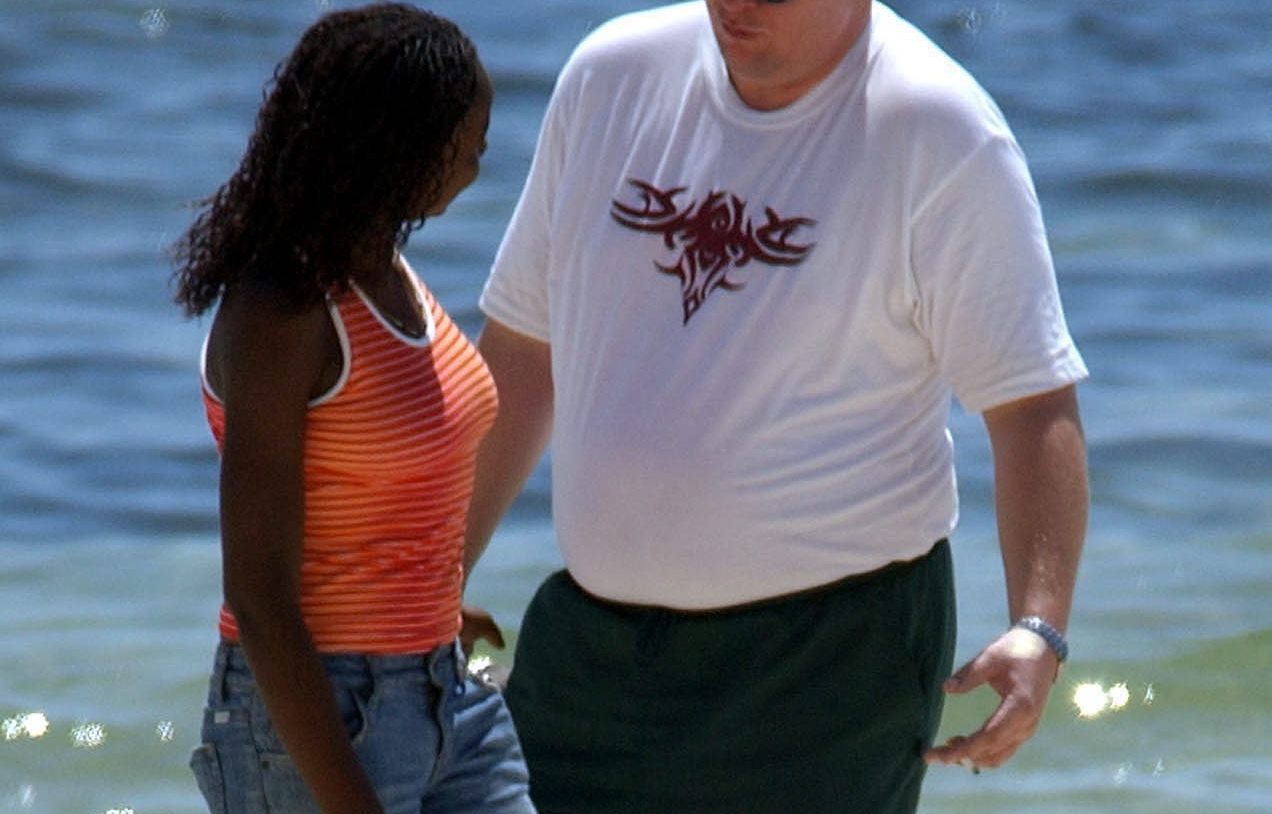 epa Stephen Morrison/picture-alliance/dpaweb/dpa Beach encounter in Mombasa.