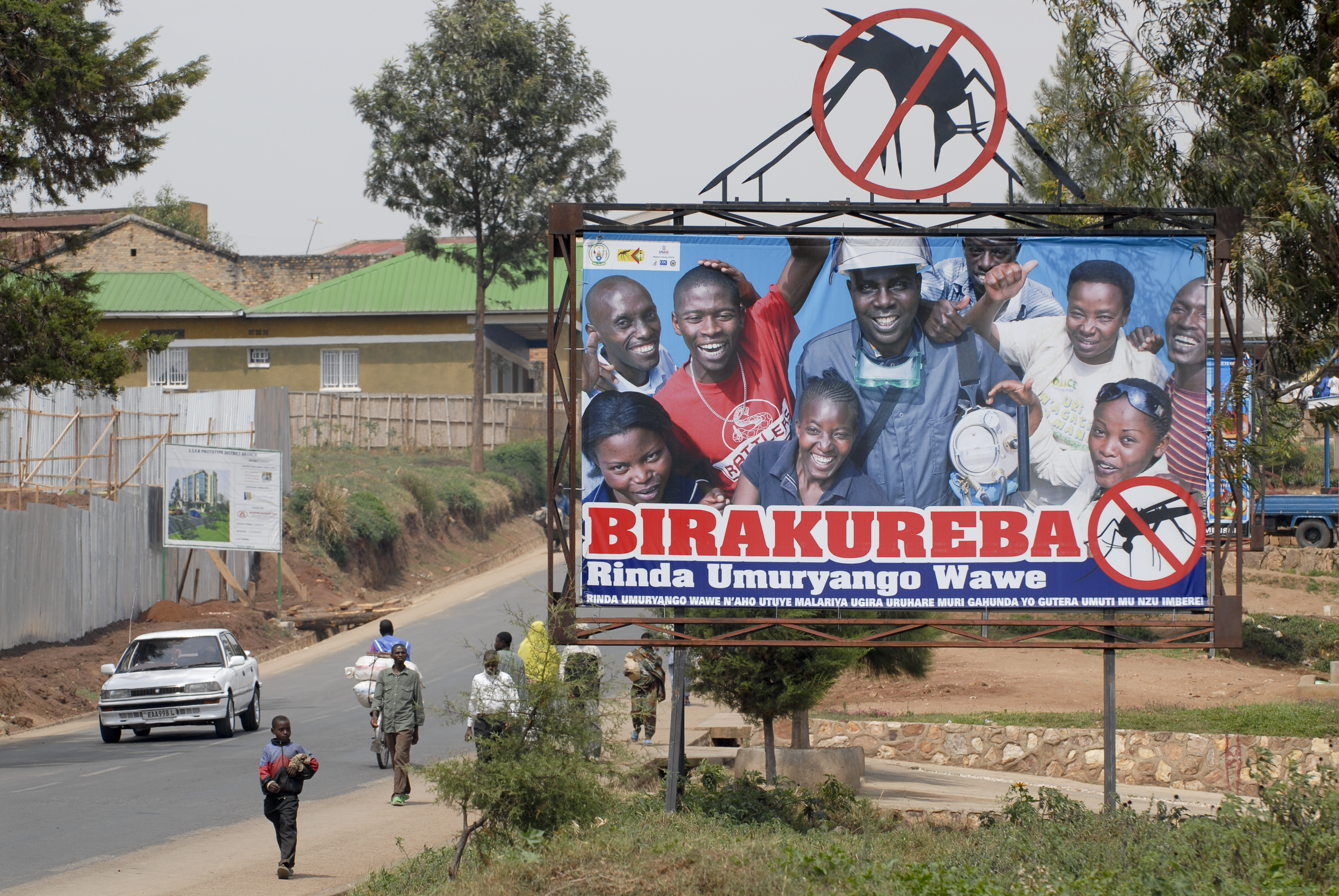 Death from malaria has dropped by 85.3 % from 2005 to 2011: awareness-raising billboard.