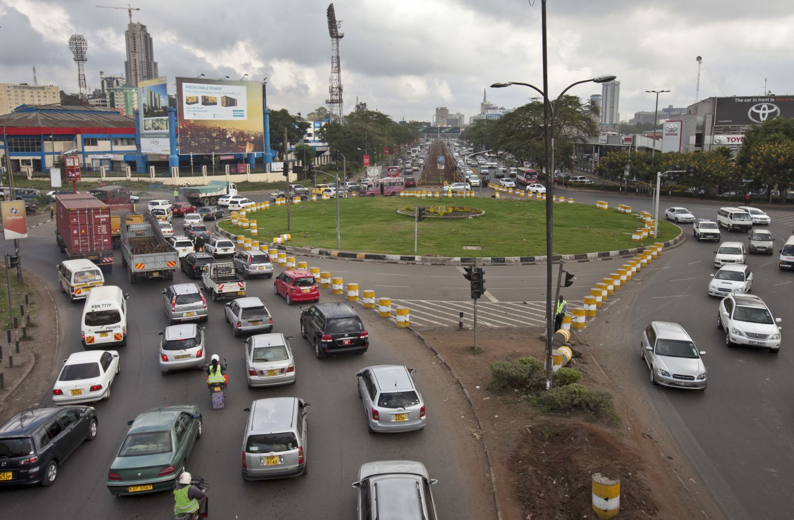 Sayyid Azim/picture-alliance/AP Photo Selbstfahrende Autos könnten Staus in Megastädten wie Nairobi mindern.