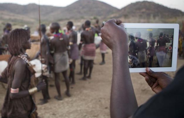 Koene/Lineair Tablets and smartphones are in use all over the world today – here in Ethiopia.