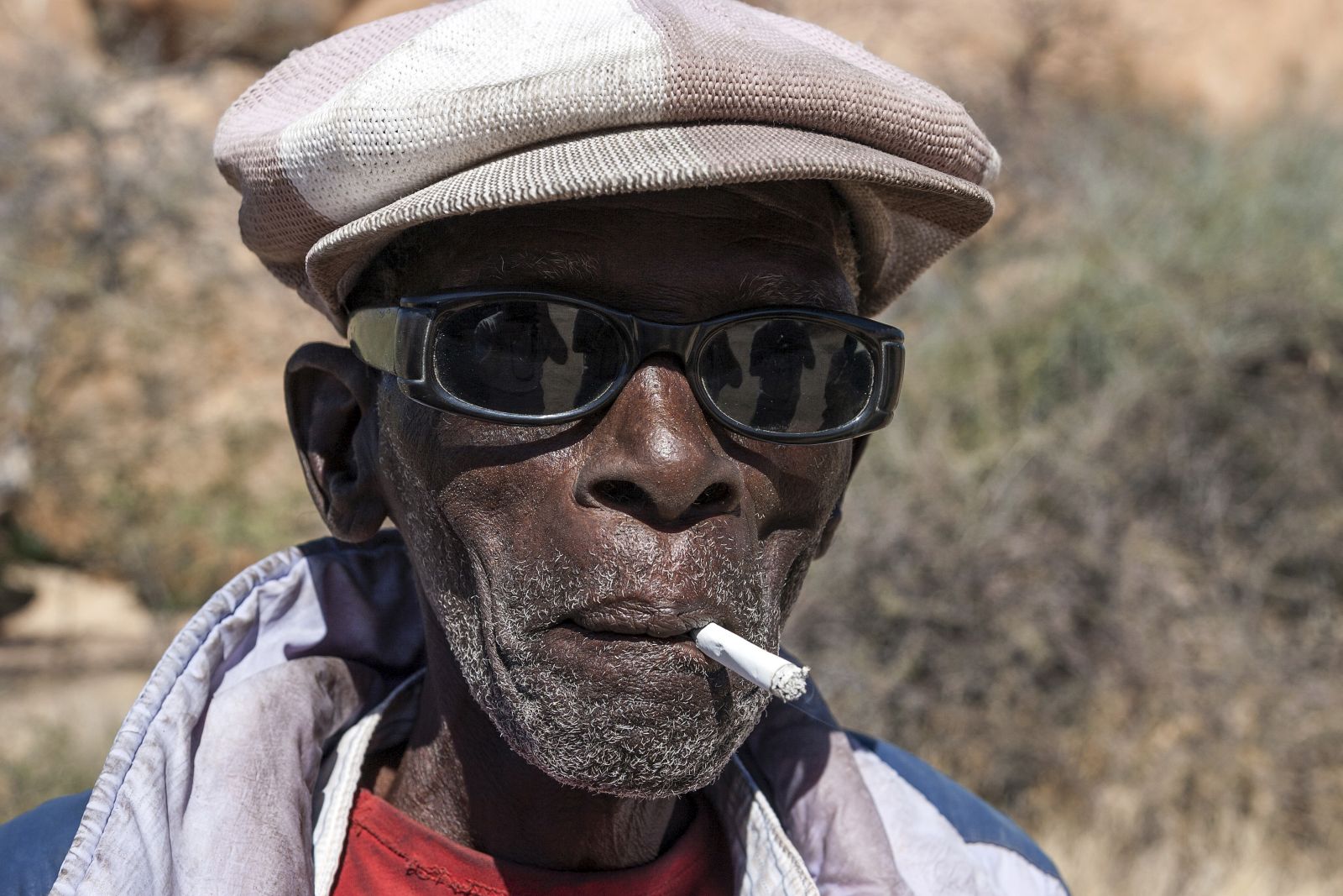 Laub/Lineair Namibia has introduced a minimum pension for the elderly: old man in Damaraland.