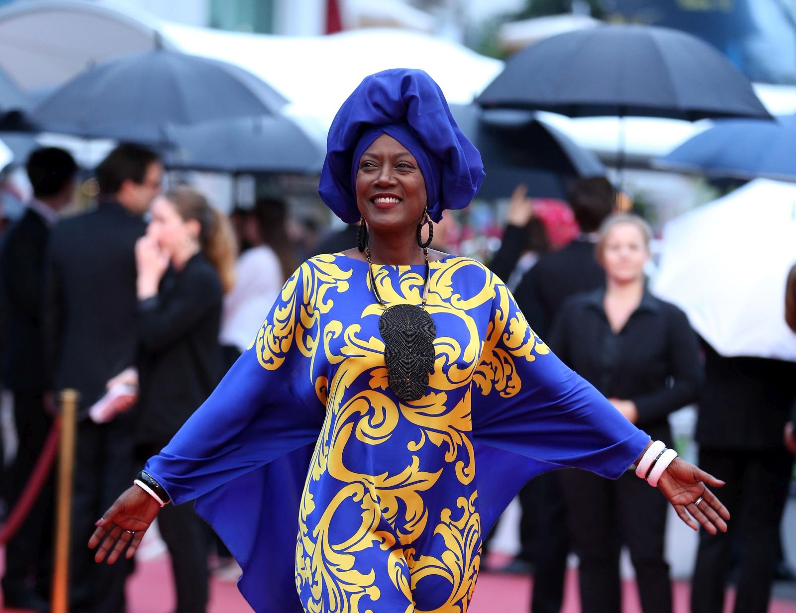 picture-alliance/Photoshot Eine bekannte Auslandsburundierin ist die Sängerin Khadja Nin, die in Belgien lebt, hier aufgenommen beim Filmfestival in Cannes 2018.