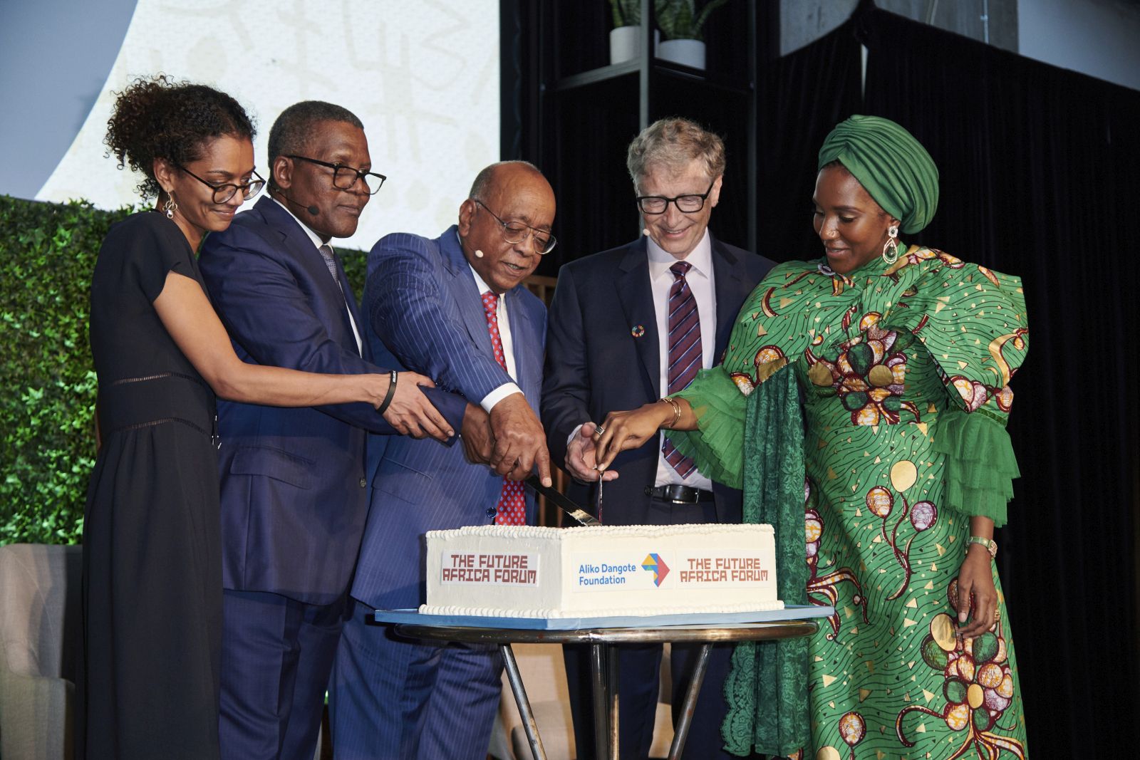 Superreiche Philanthropen sind überall auf der Welt eine winzige Minderheit: Aliko Dangote, Mo Ibrahim und Bill Gates bei einer Veranstaltung in New York City im Jahr 2019.