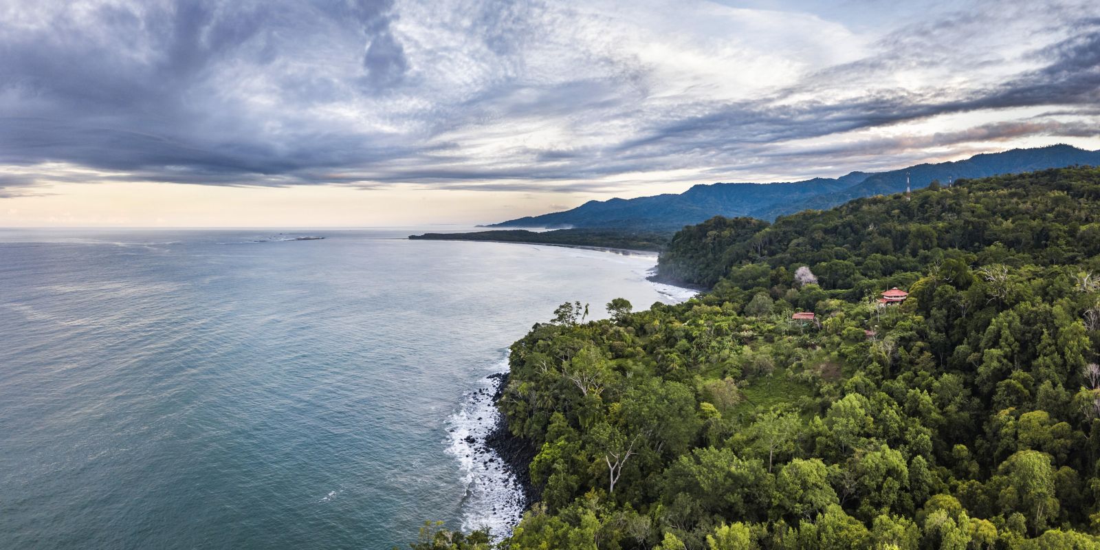 picture-alliance/robertharding Urwälder, wie hier in Costa Rica, sind riesige CO2-Senken.