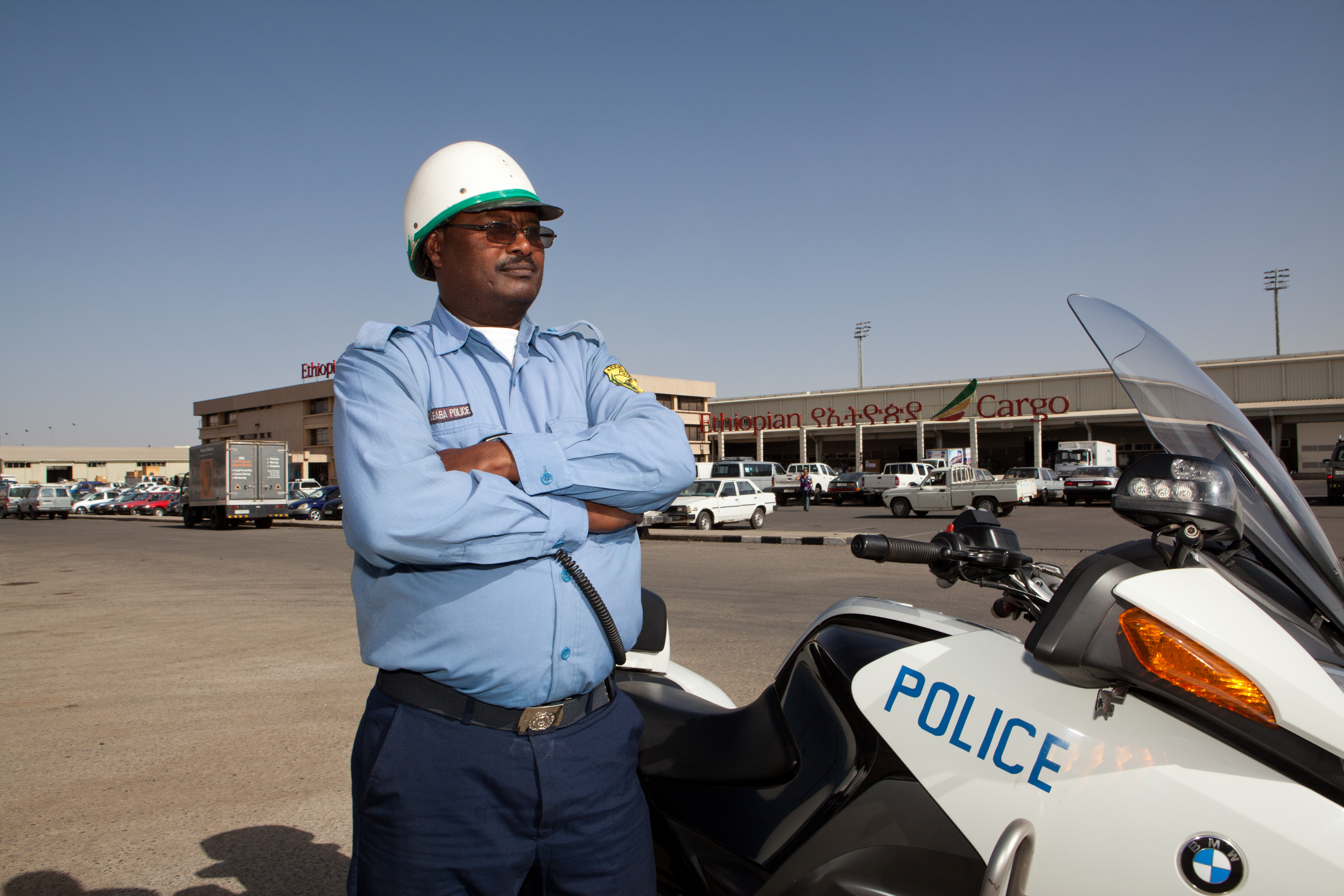 The Ethiopian state enjoys donor support: police officer in Addis Ababa.