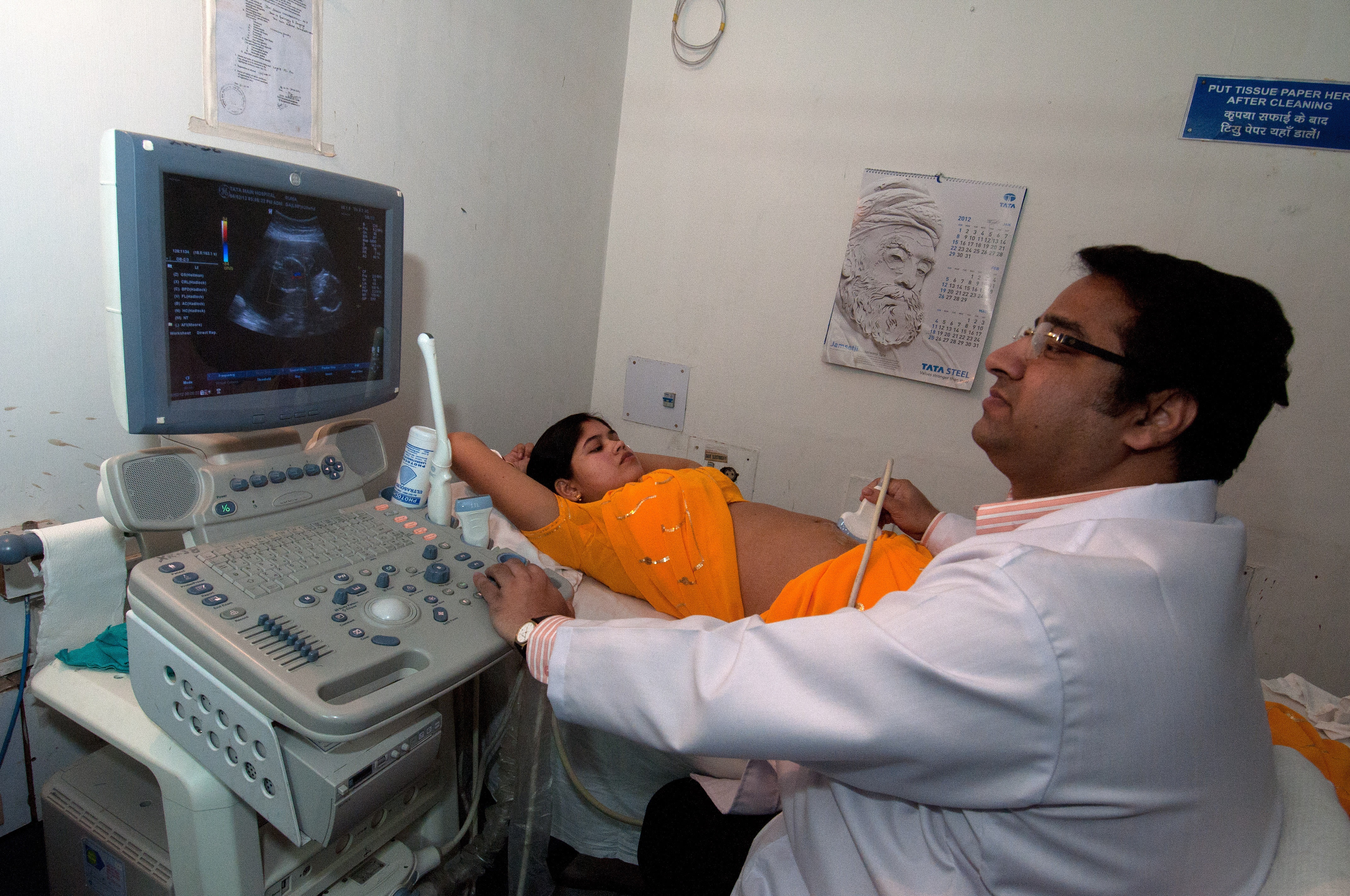 Ultrasound exami­nation of a pregnant woman in Jamshedpur, India.