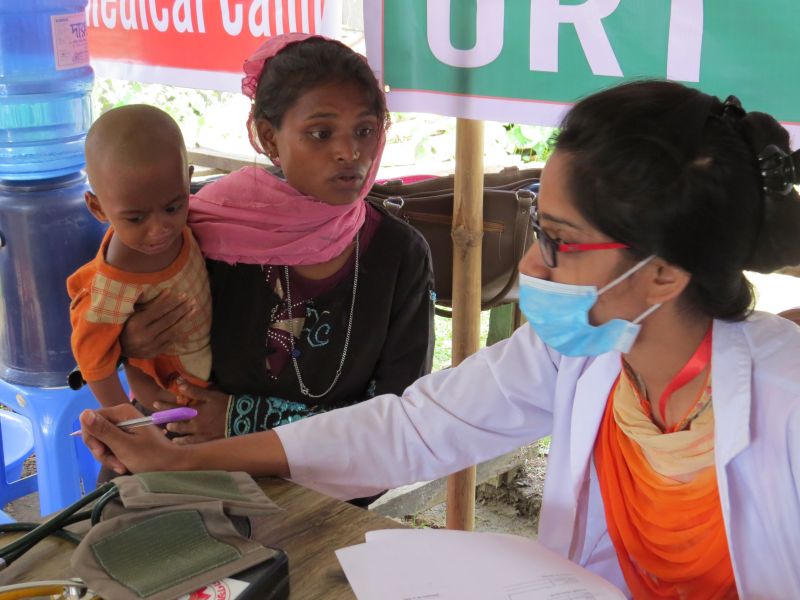 Malteser International unterstützt Gesundheitssta­tionen in Flüchtlings­camps für Rohingya in Cox’s Bazar, Bangladesch.