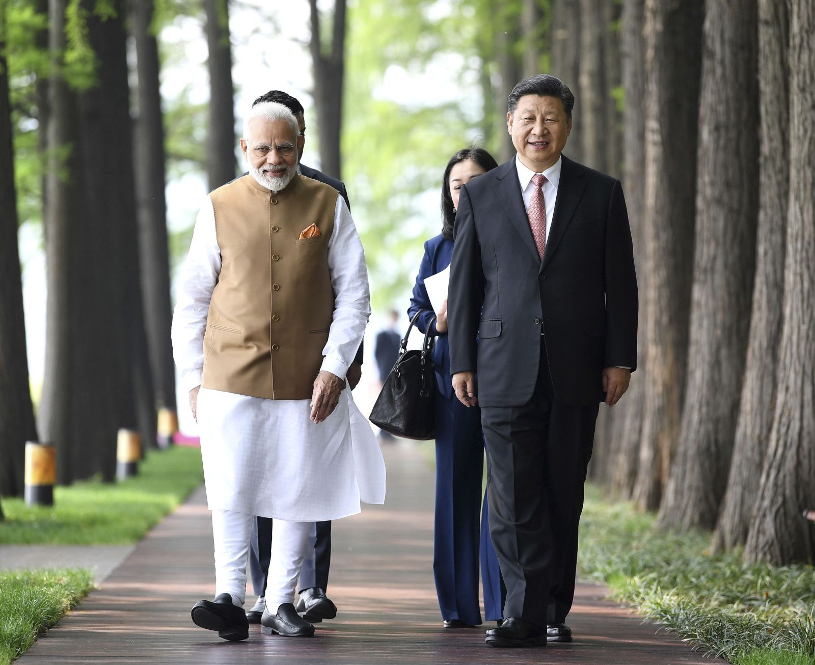 Yan Yan/picture-alliance/AP Photo India’s Prime Minister Narendra Modi with China’s President Xi Jinping in Wuhan last year
