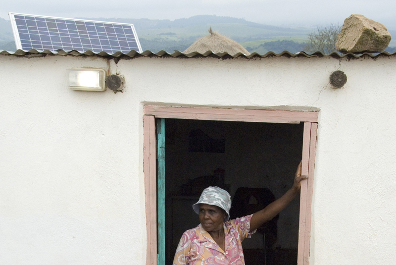 Solarpaneele erhöhen  die Lebensqualität in Südafrikas Provinz  Kwazulu Natal.