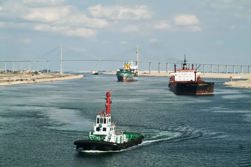 picture-alliance/piranhadestination Control of the Suez Canal gives Egypt’s armed forces political influence and financial clout.