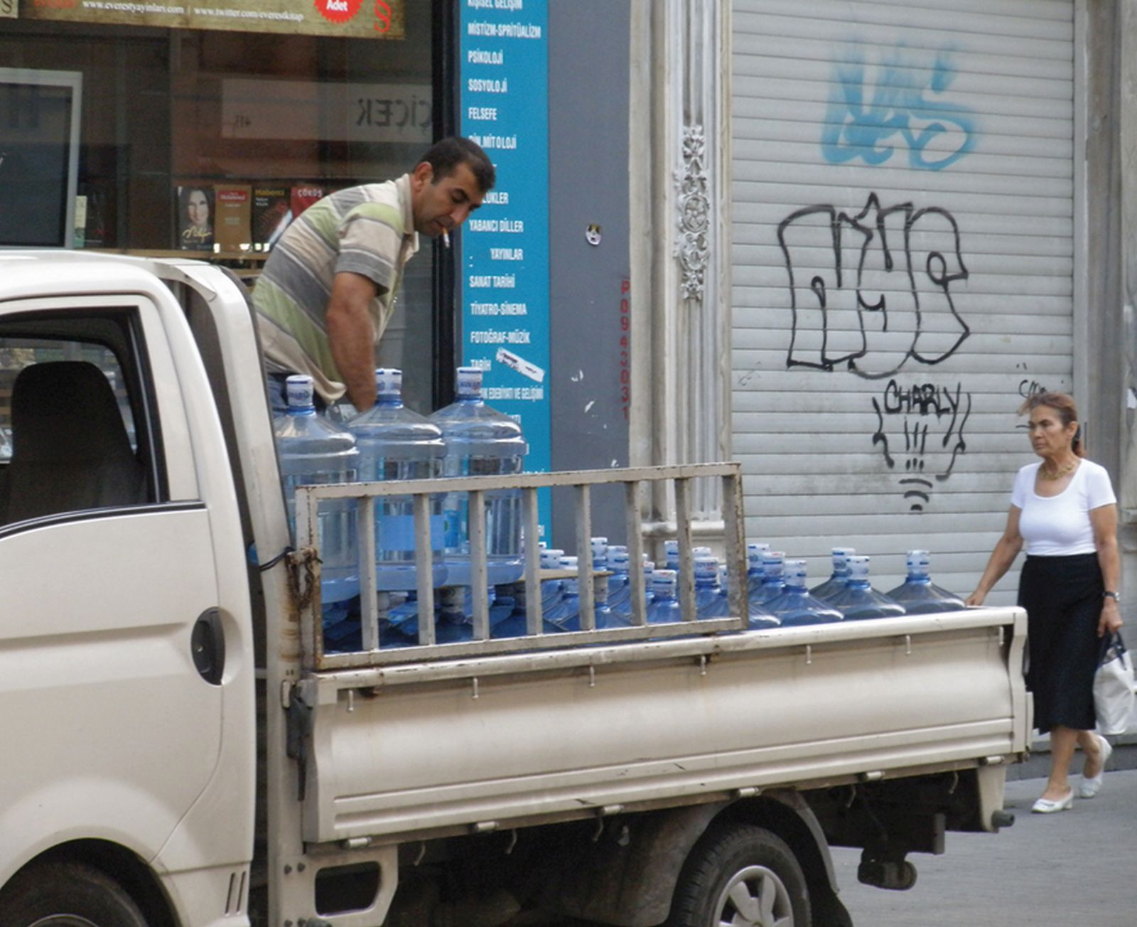 Sarah C. Schreiner Trinkwasserlieferant in Istanbul.