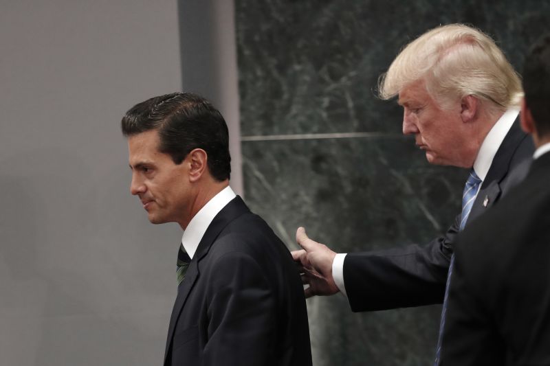 picture alliance / AP Photo Trump im Sommer 2016 zu Besuch bei Peña Nieto.