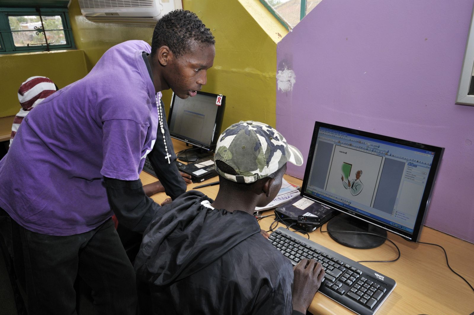 Computer-Training in einem südafrikanischen Jugendzentrum.