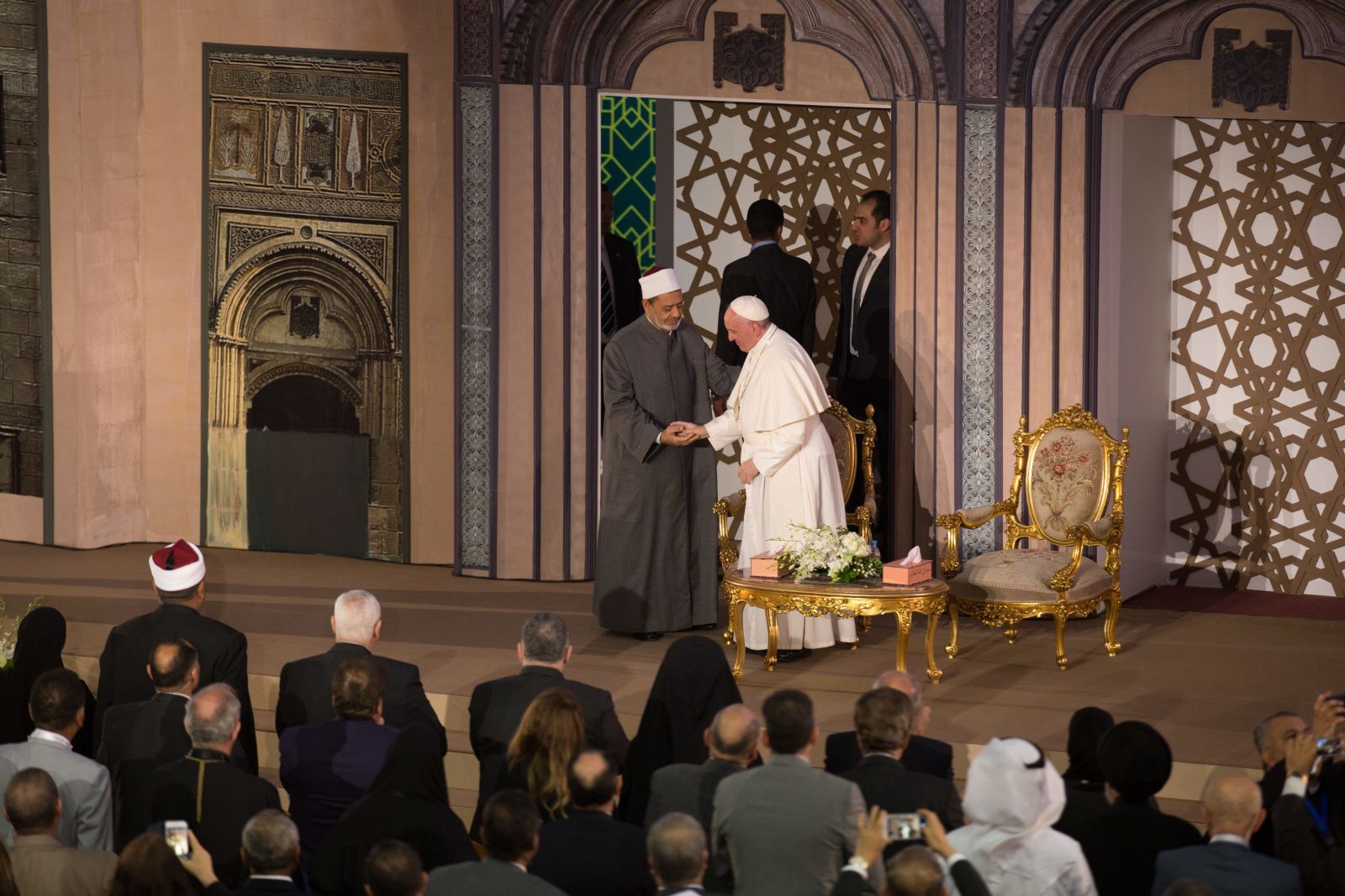 Grand Imam Sheikh Ahmed el-Tayyeb welcomes Pope Francis to Al-Azhar University in Cairo in 2017.