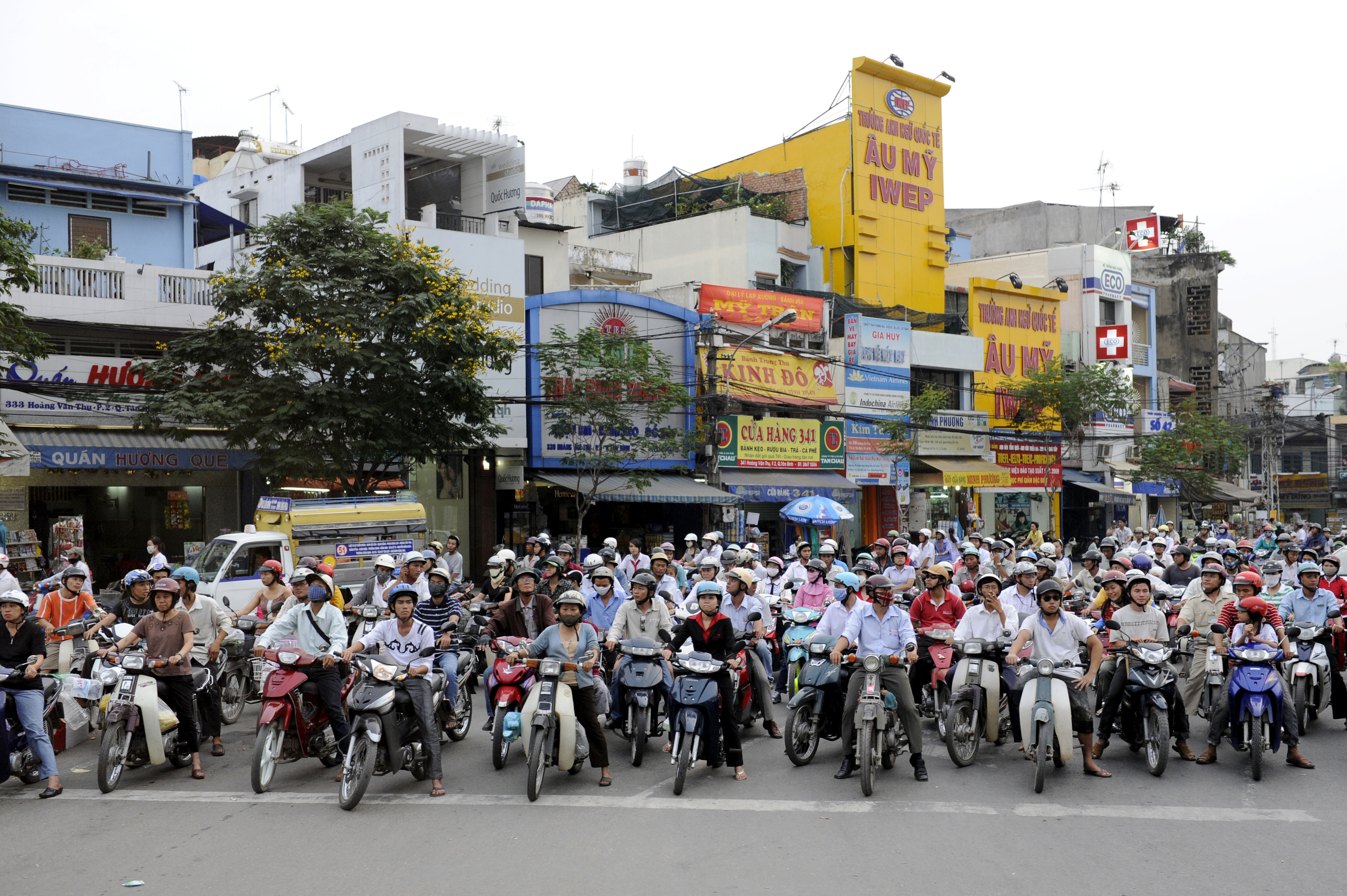 Mopedfahrer in Ho-Chi-Minh-Stadt.