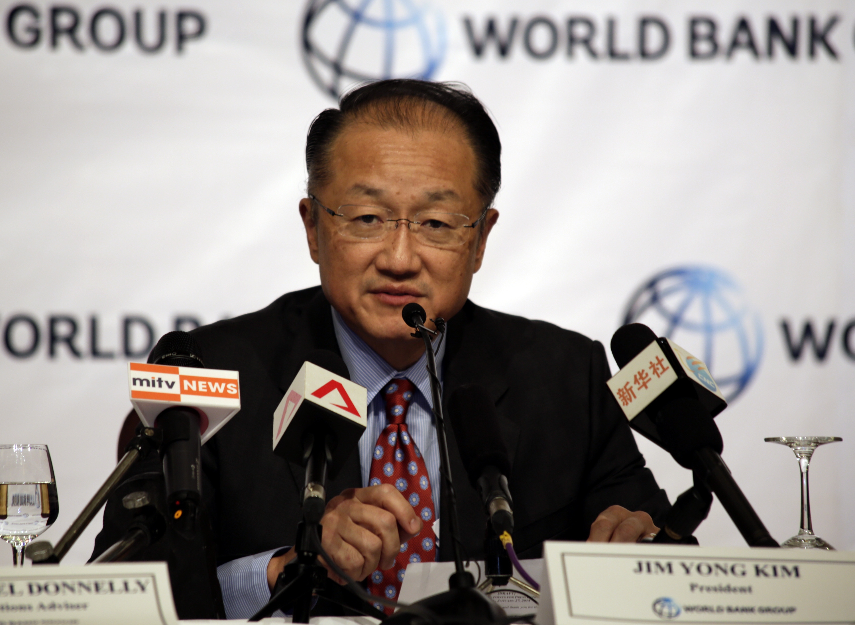 Landov/picture-alliance Weltbank-Präsident Jim Yong Kim will seine Organisation reformieren.