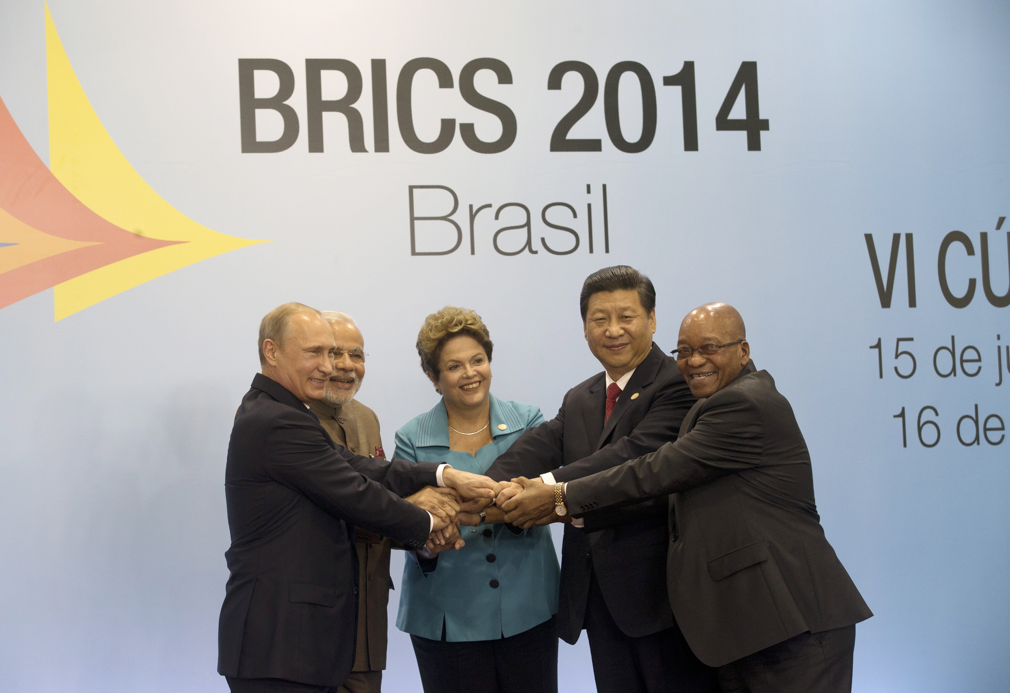 AP Photo/picture-alliance Auf dem BRICS-Gipfel im Juli wurde die Gründung einer neuen Entwicklungsbank angekündigt. Sie wird Entwicklungsfinanzierung machen, aber ob sie zur offiziellen Entwicklungshilfe beitragen wird, ist eine andere Frage.