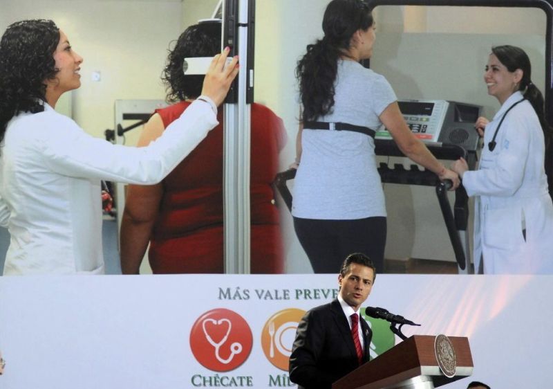 picture-alliance/dpa Präsident Enrique Peña Nieto hat 2013 eine nationale Strategie für die Prävention und Kontrolle von Übergewicht, Fettleibigkeit und Diabetes auf den Weg gebracht.
