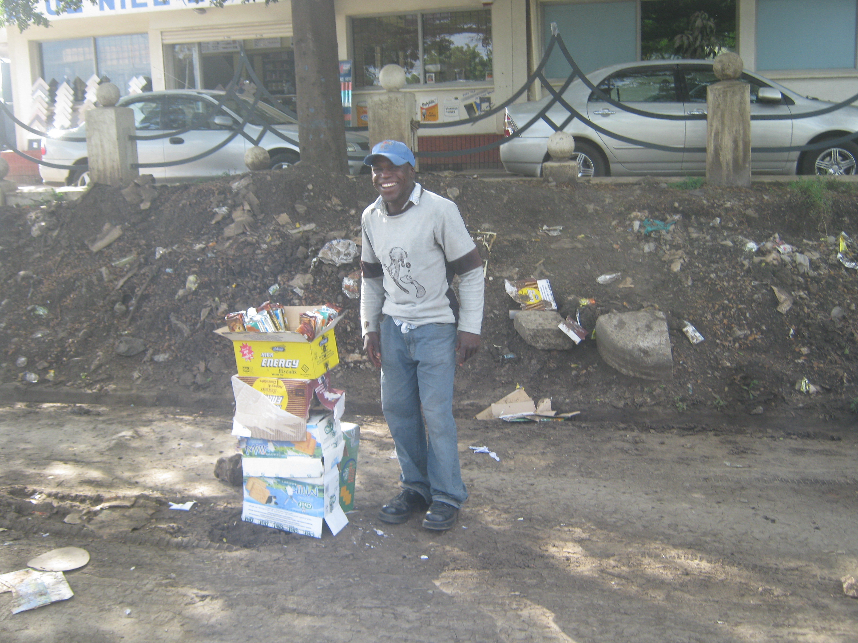 Die neuen Mittelklassen der Emerging Economies fühlen sich oft (noch) nicht für das Schicksal ihrer armen Mitbürger verantwortlich: Straßenverkäufer in Nairobi, Kenia.