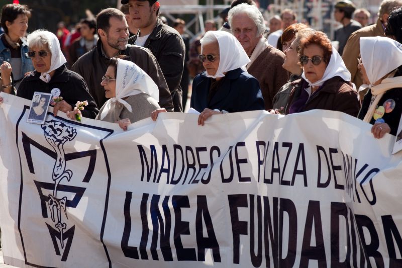 Die „Mütter des Plaza de Mayo“ protestierten gegen eine Amnestie der Verbrechen während der Militärdiktatur in Argentinien.