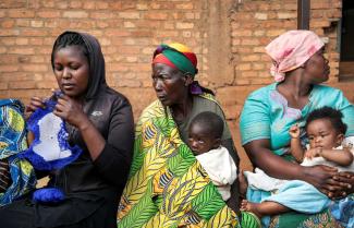 Zu teure Kinderbetreuung ist ein wichtiges Thema für viele Frauen in Burundi.