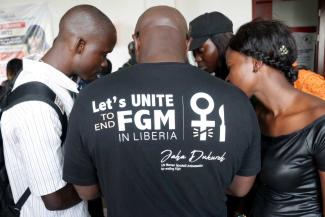 Engagement gegen weibliche Genitalverstümmelung (female genital mutilation) in Liberia. 