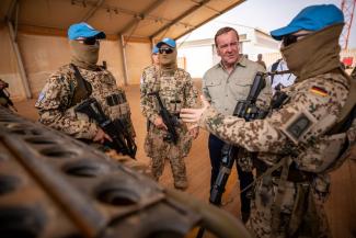 Verteidigungsminister Boris Pistorius besuchte im April das Bundeswehr-Feldlager Camp Castor. 